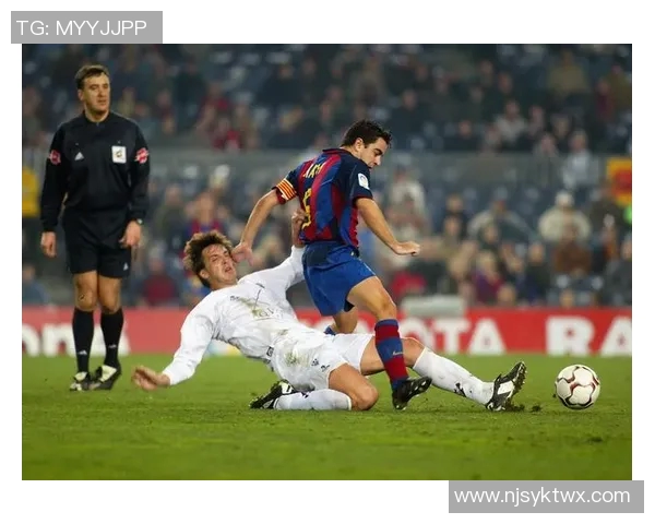 偶然邂逅足球巨星她的梦想与爱情交织的奇幻旅程