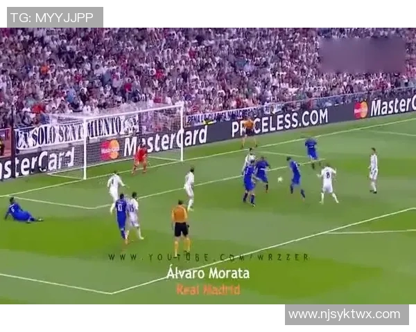 足球明星与球迷心灵相通的交流之道与互动体验探讨